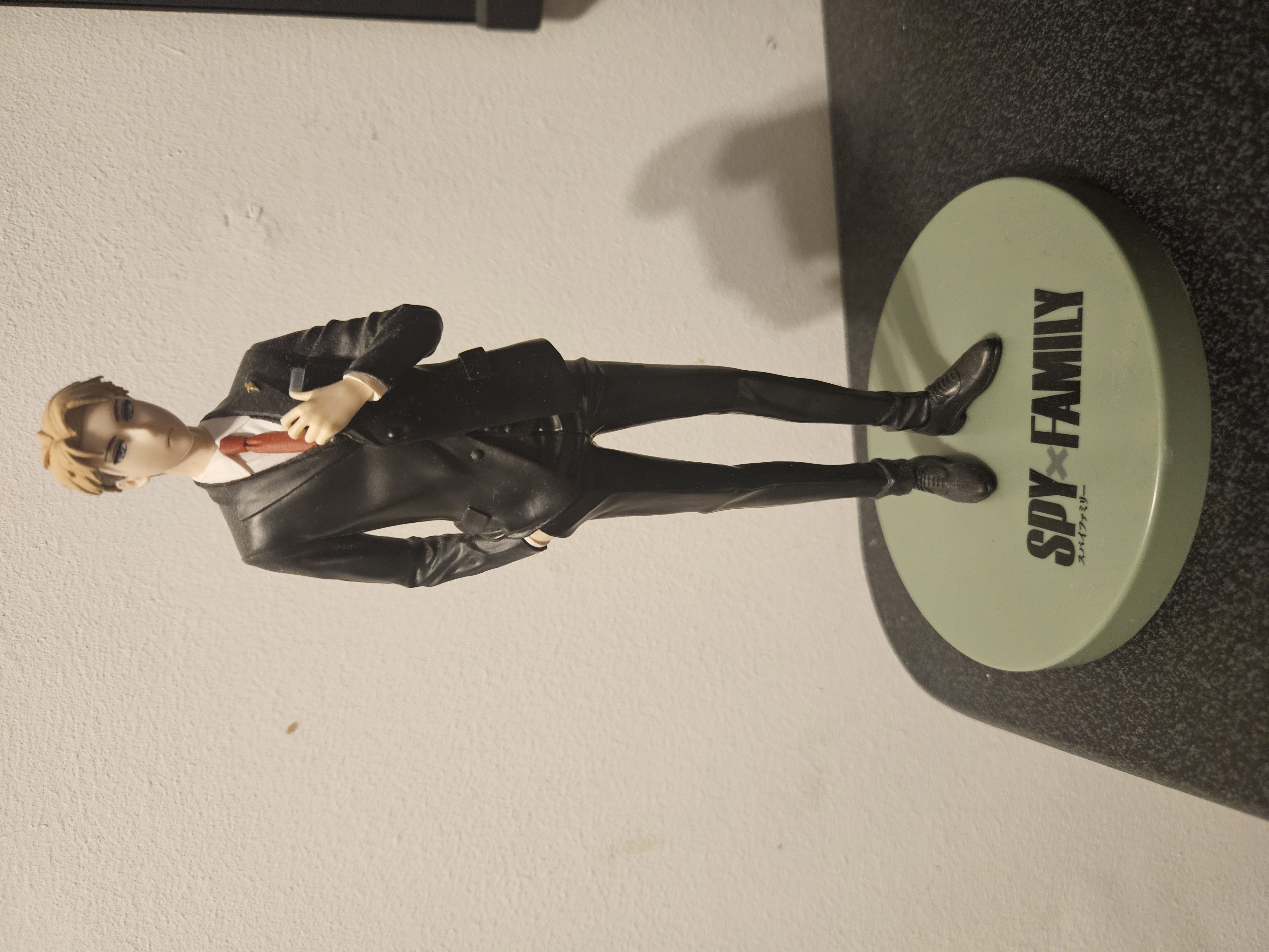 Loid Forger in suit figure